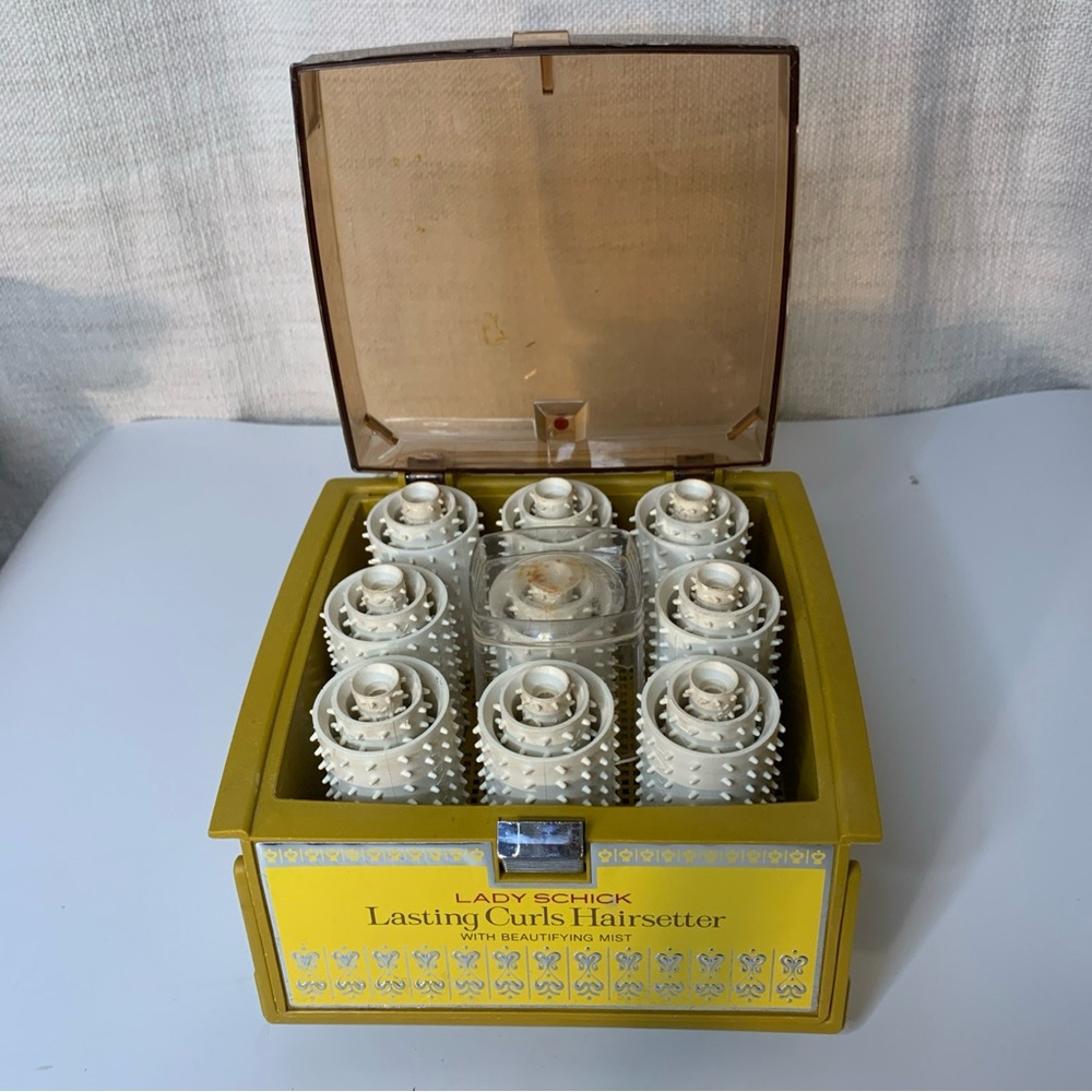 Vintage Lady Schick hot
Rollers. - Picture 2 of 10